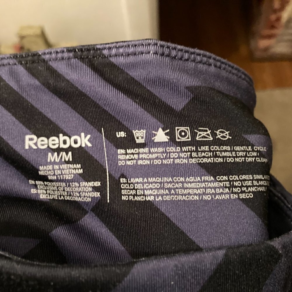 Reebok purple black yoga pants - Picture 2 of 3